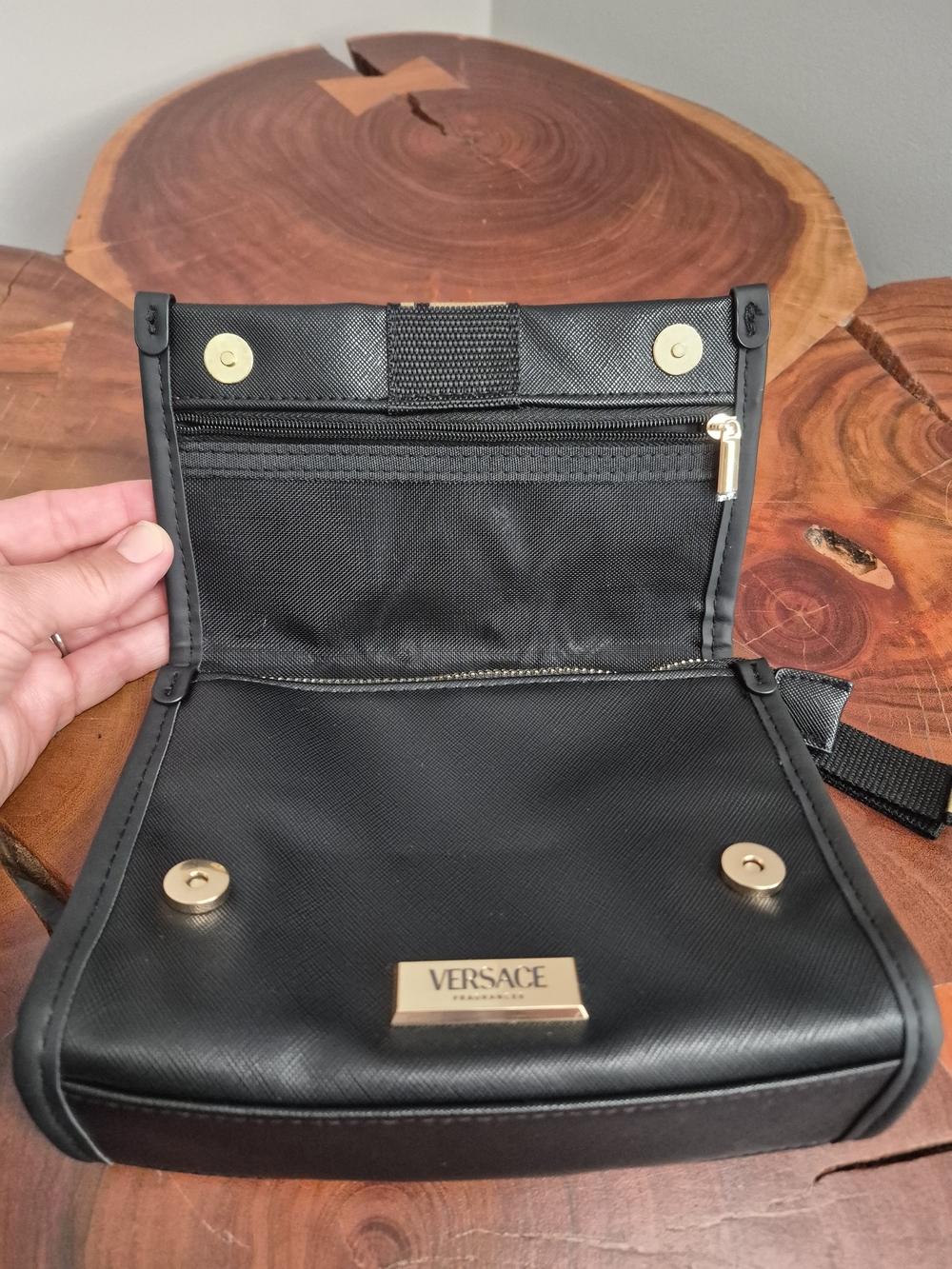 NWOT Versace Fragrances Black and Gold Logo Cosmetic Makeup Travel Bag - Picture 7 of 10
